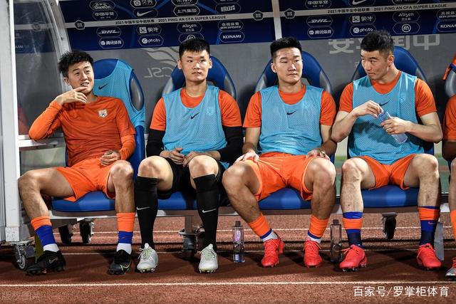 媒体人：超三家CBA球队追段睿骐 辽篮一度放弃最后又重新匹配报价